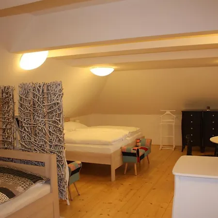 Apartment Jeschkeho Vila A Lazensky Dum