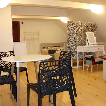 Jeschkeho Vila A Lazensky Dum Apartment *