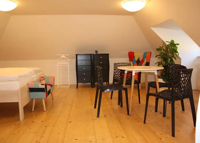 Apartment Jeschkeho Vila A Lazensky Dum