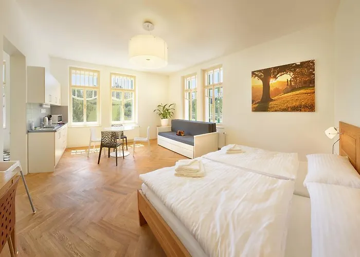 Apartment Jeschkeho Vila A Lazensky Dum